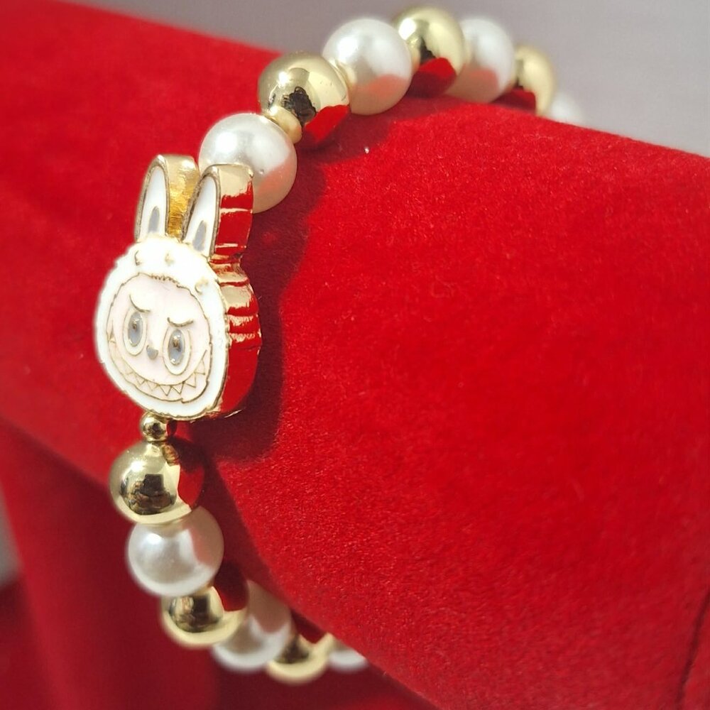 Beaded Labubu Gold And Pearl Bracelet - Picture 2 of 2